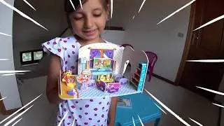 Масяша СТРОИТ ДОМИК для кукол ! Кукольный дом своими руками ! Build DOLLHOUSE for Barbie