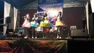 sweet cake girls band indonesia perform ultah Bekasi at Lapangan pondok Gede.MOV