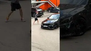 Люди стали злее, хорошо что не кирпич