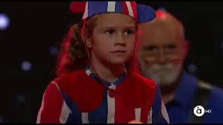 Emocionant muixeranga en la gala de Cap d'Any d'À Punt