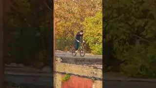 По гаражам на BMX