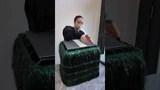VIRAL FRINGE TINSEL CHRISTMAS PRESENT DIY! | LEXI DIY