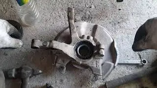 Если пропустить обслуживание ступичного узла. ! mazda demio dw