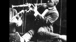Johnny Dodds' Dixieland Thumpers - Sock That Thing