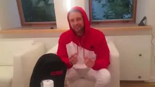 Егор Крид поздравляет победителя совместного конкурса KFC и TELE RU