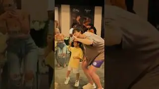 JVKE meets with TONS of fans in Dubai 