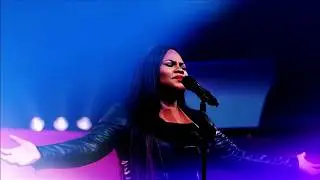 Tasha Cobbs - Fill Me Up / Overflow (Medley)