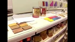 Чем покрасить старую мебель. Купить краску в Леруа Мерлен.