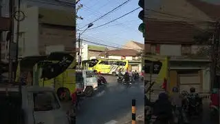 Nyodrek Bus Basuri di Depan Terminal Bekonang