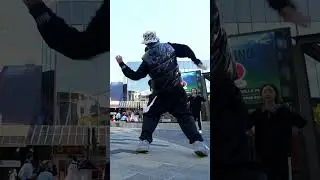 Og bobby Johnson dance freestyle on the street - Concept waving