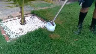 Cortador de grama feito com liquidificador