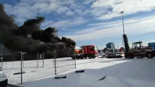 Пожар. Горит бочка с соляркой