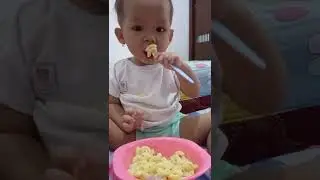 Qia makan pasta dari @Promina