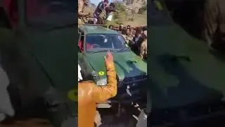 Pakistani army arresting Indian pilot - Exclusive footage