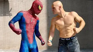Spider-Man vs Bodybuilder Epic Fight 😳