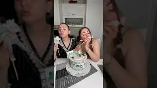 Мукбанг близняшки еда Twins Mukbang food