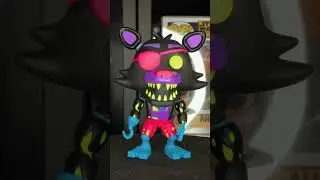 Five Nights At Freddy’s Blacklight Hot Topic Exclusive Funko Pops 