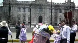 Danzas de Pomabamba - Ancash pasan por Palacio de Gobierno.