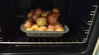 В Плите Gefest пекутся яблоки 🍎