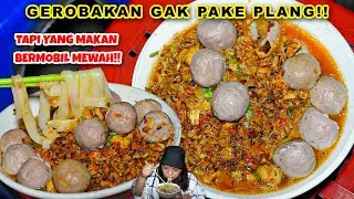 TERSEMBUNYI!! BAKSO PENGLAY CUMA BUKA MALAM HARI TAPI LAKU KERAS!! 