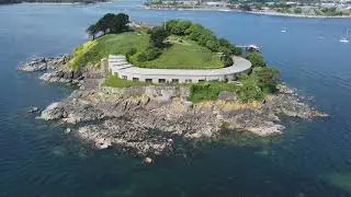 DRAKE’S ISLAND, today. Thanks to the Drakes island company.