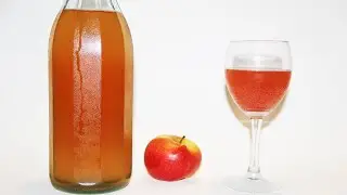 Tomato wine from tomato paste