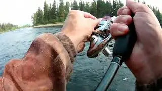 Горная река. За ленком и хариусом