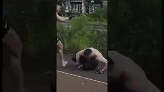 Асхаба вырубил блогер