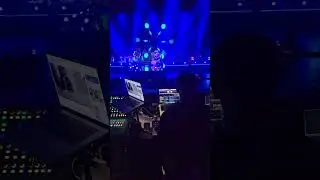 Шоу Светящиеся флаги + барабанное шоу "Crush"