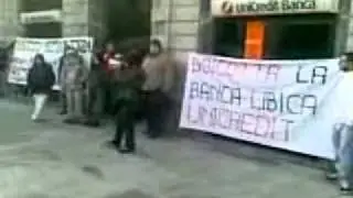 Blitz alla Unicredit di Alessandria - nessuna complicità col regime di Gheddafi