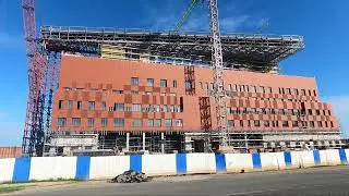 Как обшивается фасадами здание Большого Тетра в Калининграде