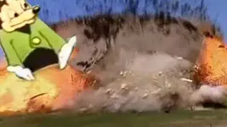 Somebody toucha my house!