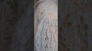 Нежный джемпер поло, связанный из суперкидмохера на шелке