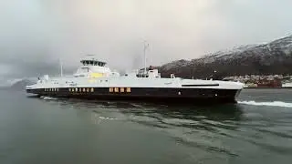Car Ferry Takes off, show ing all its Power «BF GISKØY»