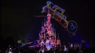 full show electrical sky parade drone show in disneyland parijs