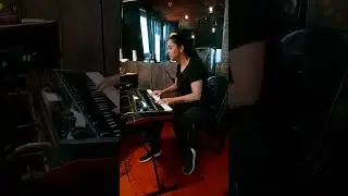 Gravando os teclados do novo disco do Miasthenia. Susane Hécate no Orbis Estúdio (09/06/23).