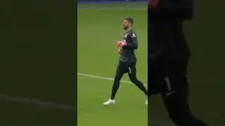 Alisson out of position😳