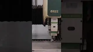 КУЛИБИН. Станок лазерной резки. На нём мы работаем.