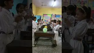 Balloon 🎈 Blasting 💥Team Game 😃in Classroom ✌️ #trending #school #funactivites #viralshort #fun