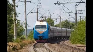 Электровоз ЭП1М-444 с пассажирским поездом 588Э Керчь-Москва