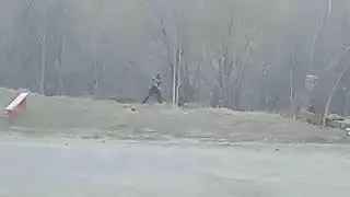 Ребенок с топором