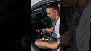 The car stalled while driving, and a phony auto electrician came to the rescue.