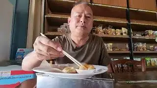 ร้านสลุงแดงเชียงราย เสียดายน่าจะสั่งเย็นตาโฟแห้งแบบนารี