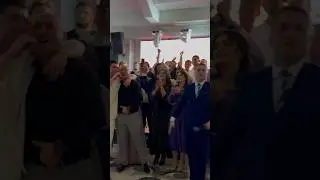 Вместе с гостями свадьбы спели НАШУ для прекрасных молодожен! 🚀🌪️❤️‍🔥