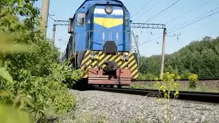 Тепловозы ТЭМ7а-0364 и ТЭМ7а-0394 с полувагонами на Новосибирскую ТЭЦ-5