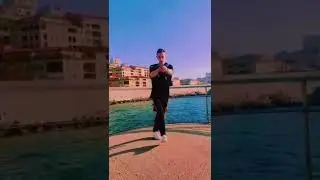 Как же парень круто танцует Shuffle😍