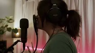Connecting Microphones to your Scarlett 2i2