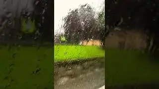 Просто совпавшая дождливая погода и песня из колонок автомобиля