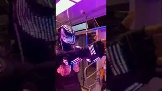 Хищник света и Пул встретились. Почему они так любят?