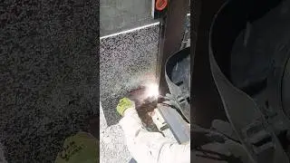 как сварщик работает 